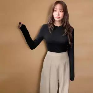 [하프클럽/]여성 슬림핏 긴팔 티셔츠 레이온 스판 반목 스타일