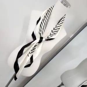 럭셔리 실키 롱 간절기 스카프 WE4A9D7