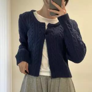 여자 꽈배기 크롭 롱슬리브 빨간니트 가디건