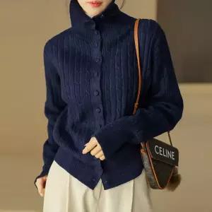 [스타일온미] 젤디안 커버드 버튼 폴라 꽈배기 니트 가디건