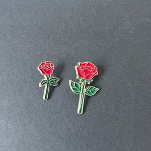 아름다운 빨간 가방 장미 브로치 금속 연필 골드 장식 컬러 세련된