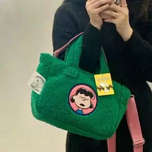 숄더백 스누피 에코백 토트백 귀여운 가방 르주네프와 동대문대한민국의 콜라보레이션 여성용 플러시 소재