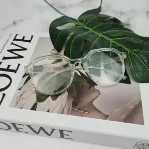 데일리 뿔테 안경 화이트 투명 가벼운 안경테 (WFK90H0)