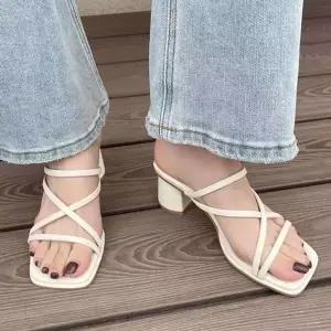 [하프클럽/]발편한 통굽 스트랩 샌들 뮬 슬러퍼 RS1004