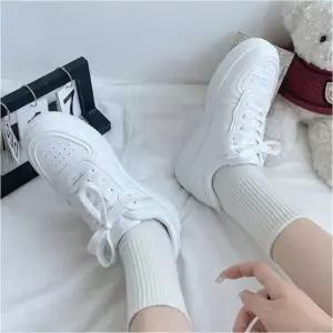 베이직 무지 스니커즈 남녀공용 화이트 운동화 흰색 신발 (WFKBR1Z)