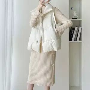 고품질 루즈핏 하이넥 패딩조끼 2color DK-0506 데일리조끼 간절기패딩 (WFKBBW1)