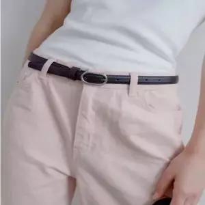 질스튜어트 핸드백 (JABE6E180BK) [길이조절가능][베누아벨트] 15mm 블랙 소가죽 슬림 여성벨트 JABE6E180