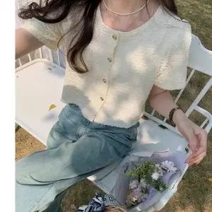 볼륨 로즈버튼 엠보링클소재 크롭 라운드넥 겨울 방풍 아우터 바람막이 플리스 자켓 후드 다운 점퍼 코트