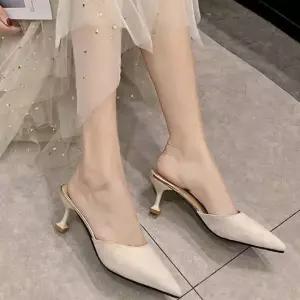 슬링백 스웨이드 소재 여성 스킬레토 뮬 디자인 펌프스 구두 통굽