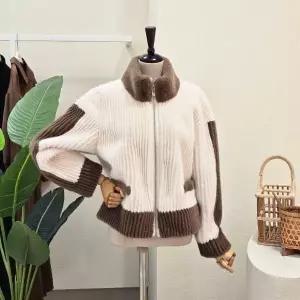 [포커스]FW5K3JP32797_세로 포인트 하이넥 퍼 점퍼