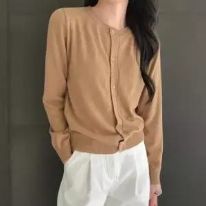 [하프클럽/]여성 캐시미어 라운드넥 슬림핏 니트 가디건