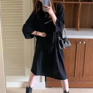 라운드 심플 원피스 루즈핏 레터링 포인트 데일리룩 WEE9270