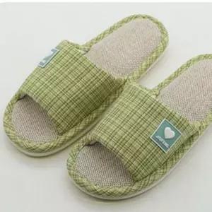 인기상품 실내용 푹신한 편안한 거실용 쿠션 슬리퍼 [WFL7ESU_260109]