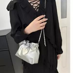 *당일* 셔링 복조리 체인 미니 크로스백 실버 은색 블랙 여성 가방