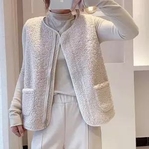 [라일리여성의류] Rly 스타일링 뽀글이 양털 조끼 스웨이드 안감