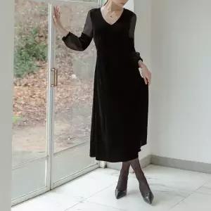 [르니앤맥코이]시스루 벨벳 롱 원피스 ML03OP428HJY