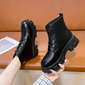 여성 데일리 트랙솔 키높이 레이스업 워커 캐주얼 부츠 (WFKKIHJ)