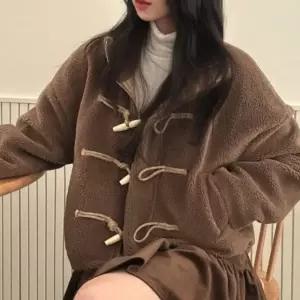 여성 겨울 데일리 긴팔 떡볶이 단추 뽀글이 양털 자켓 (WFKKPKY)