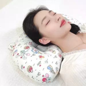 귀눌림방지 베개 귀보호 옆으로 누워 자는 귀걸이 체크 피어싱 구멍