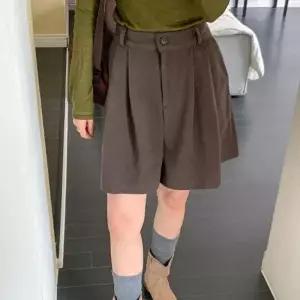 여성 빅사이즈 스판 기모 겨울 반바지 투핀턱