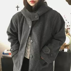 쿠모 후드 하이넥 싱글 울 누빔 하프코트