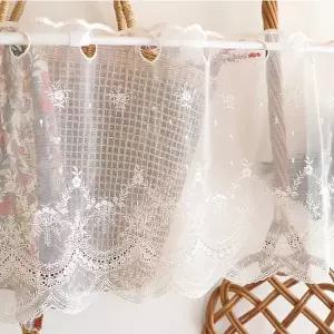 [텐바이텐]주방 바란스커튼 주방창문 자수 레이스 선반 가리개 가림막 커튼