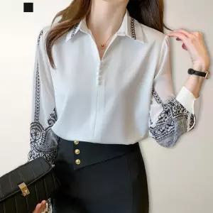 [퀸이즈] 55부터 77까지 키아라 레이스패턴 나염 블라우스/셔츠