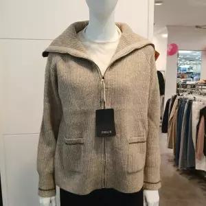 [프렐린]세일러레터링니트집업rwc244021_BP