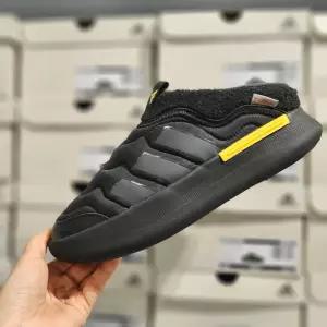 [국내매장 정품] 아디다스 겨울 방한 뮬 슬리퍼 JR0065