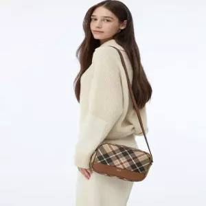 닥스 액세서리 여성 24FW [스테디셀러]브라운 체크 가죽 크로스백 WCBA4F779W2