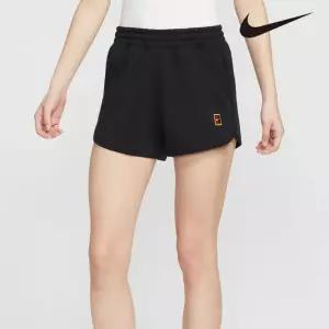 [국내매장정품] 나이키 여성 헤리티지 반 바지 HJ8991-010