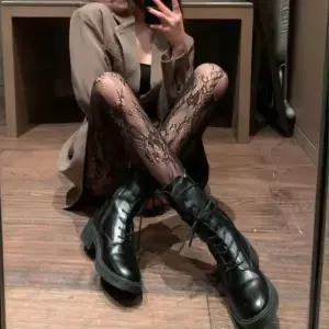 꽃덩굴 패턴 망사 스타킹 2color WFJP379