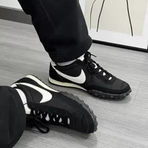 나이키 와플 레이서 블랙 코코넛 밀크 운동화 IM8658-001 항공직배