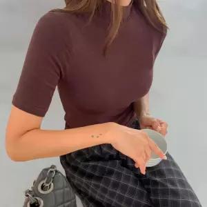 여성 일상용 레이온 신축성 폴라넥 반팔 티셔츠