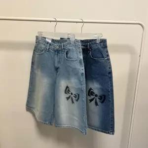 여자 리본 프린트 2컬러 데님 버뮤다 반바지