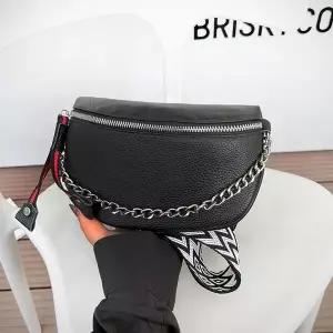 소가죽체인힙색 크로스백 (WFJ66BP)