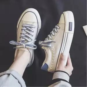 여성 스니커즈 자수 운동화끈 키높이 통굽 운동화 2색 (WFJ72Z2)