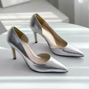 [하프클럽/]언밸런스 사이드 오픈 스틸레토 펌프스 하이힐 9cm