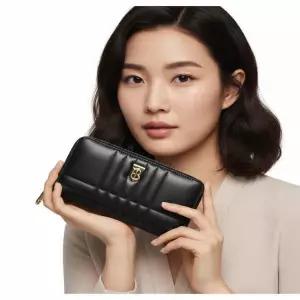 [버버리]생산 Quilted Leather Lola Ziparound Wallet 8062340 퀼팅 레더 롤라 지퍼 장지갑 820389