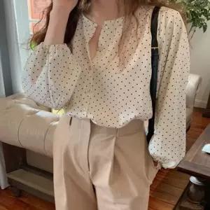 도트 여성 퍼프소매 오피스룩 블라우스 쉬폰 정장 (WFKBXAU)