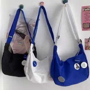 뱃지 배색 메신저백 여자 크로스백 가방 캐주얼 포함