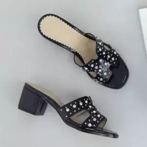 여성슬리퍼 6cm 큐빅 뮬슬리퍼 미들힐 슬리퍼 샌들