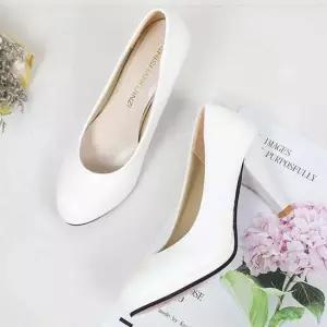 여자 웨딩 슈즈 결혼식 패션 화이트 구두 펌프스 코디
