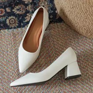 통굽구두 통굽 뾰족코 낮은굽 정장 면접 승무원 하객 기본 구두