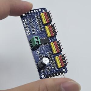 PCA9685 16채널 모듈 PWM/서보 드라이브 보드 다족 로봇 대학 실험실 모형 비행기