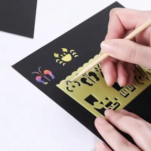 20개입 16/32K 스크래치 페인팅 종이와 대나무 막대 무지개 매직 그래피티 드로잉 블랙 DIY 창의적 예술 키