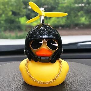 귀여운 블랙 8 호 오토바이 헬멧, 작은 노란색  자동차 장식, 축제 선물, 1PC