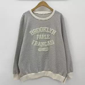 엠보텍스트단가라맨투맨 SMO726M311 빅사이즈 사이즈에서 자유로운 그녀~