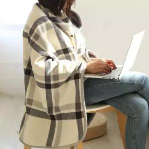 극세사 똑딱이 캠핑 담요 이불 블랭킷 망토 집순이 입는