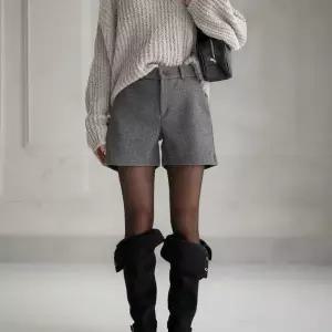 [하프클럽/]여성 겨울 속밴딩 3부 심플 스판 페이크울 반바지